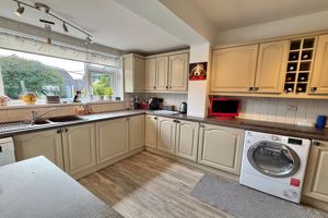 Kitchen- click for photo gallery